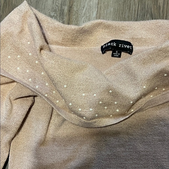 Black Rivet Off-Shoulder Sweater in Soft Pink sparkles - Picture 5 of 5